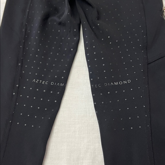 Aztec Diamond youth ages 8-9 full seat leggings - Picture 4 of 7